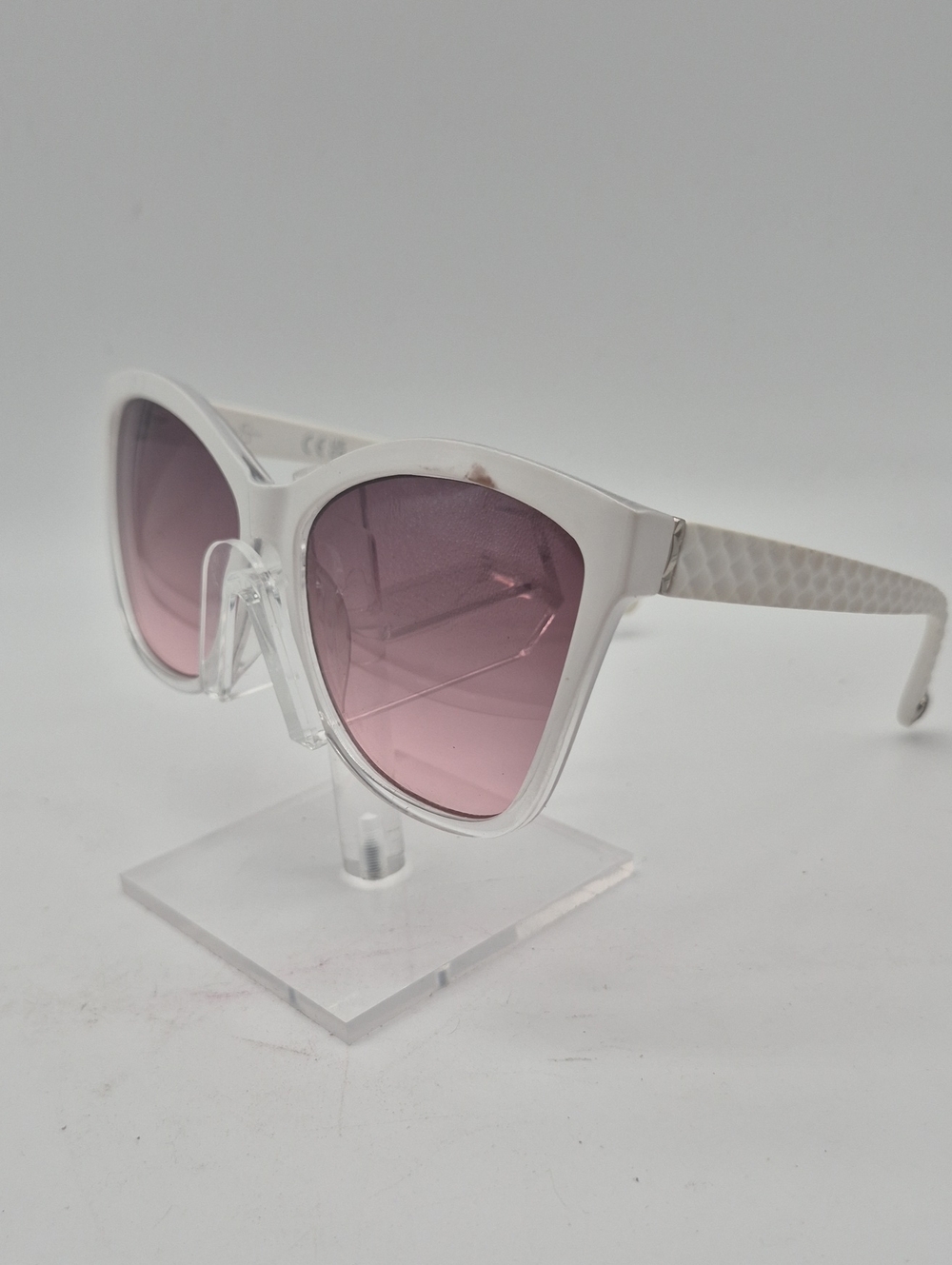 Jessica Simpson White Frame Sunglasses with Pink Gradient Lenses